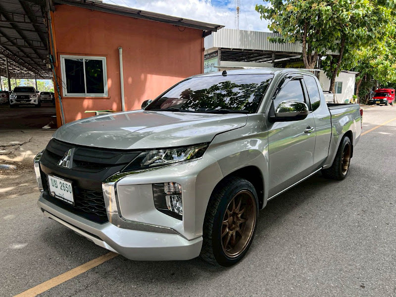 MITSUBISHI TRITON