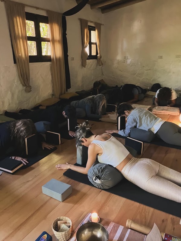 Pausa Yin Yoga y Cuencos