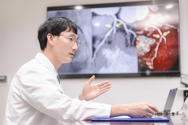 Công nghệ đột phá cứu sống bệnh nhân lóc tách động mạch chủ trong gang tấc