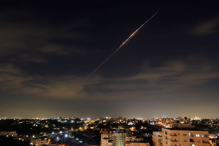 Dội hỏa lực ban đêm, Israel phá hủy kho tên lửa Iran - Tạp chí Tri thức