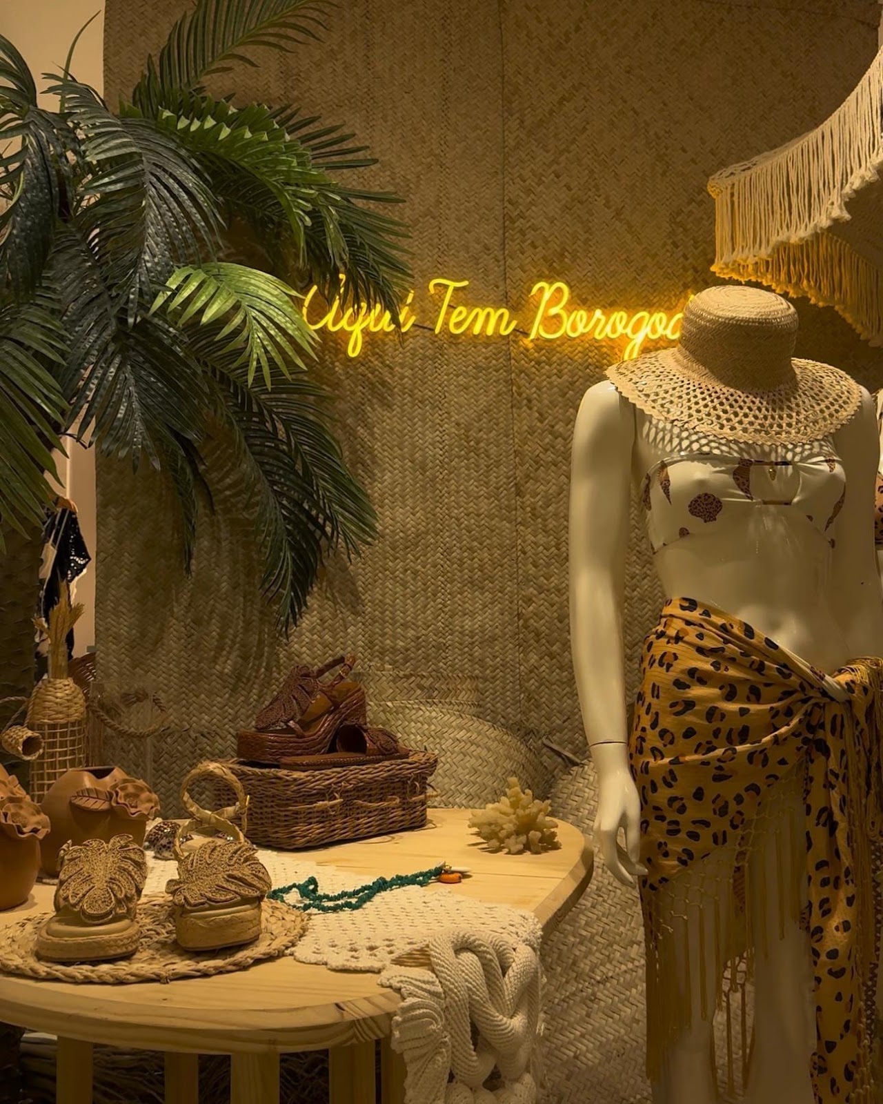 Beach collection FARM — showroom Low Profile + Dreams