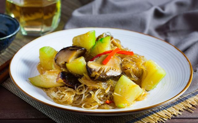 Miến Xào Nấm Bầu