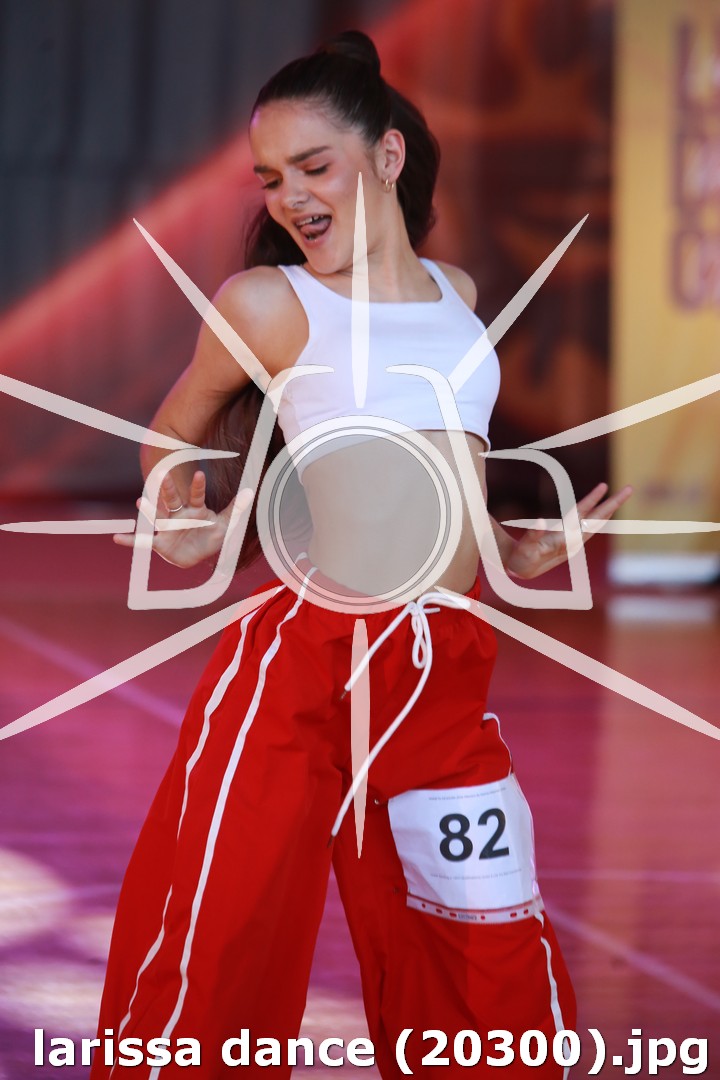 larissa dance (20300).jpg