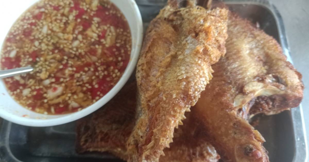 Cá diêu hồng chiên giòn với nước mắm