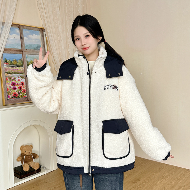 Lined women's winter jacket in shearling look