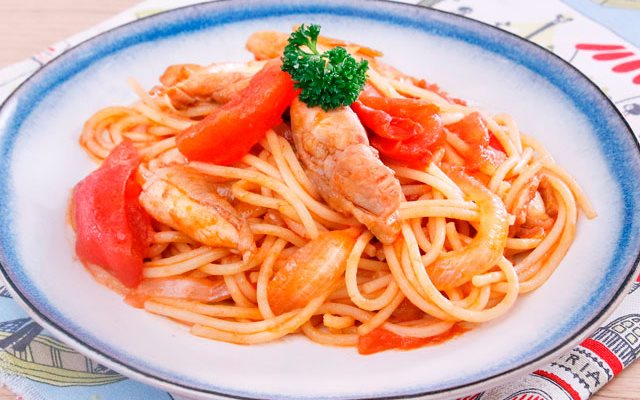 Mì Ý Xào Thịt Gà