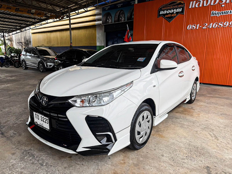 TOYOTA YARIS ATIV