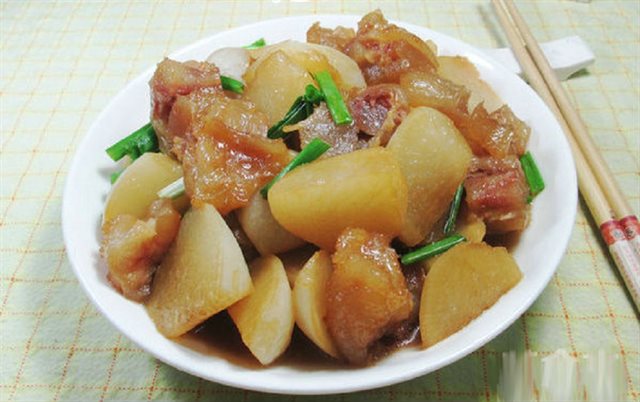 Củ Cải Kho Gân Bò Giòn Ngọt