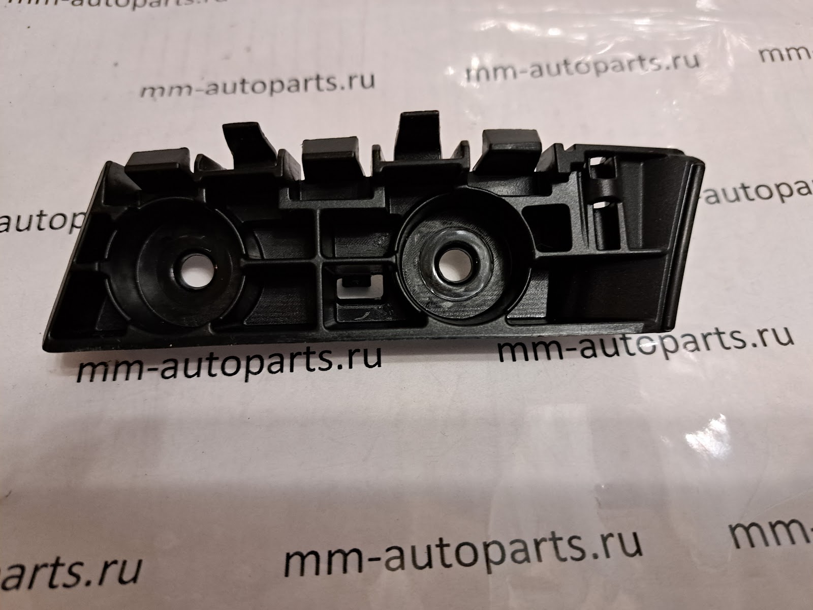 Направляющая бампера Ford #FR3Z17C947-C, FR3Z17C947C для 15-17 Ford MUSTANG