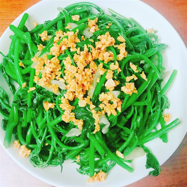 Đọt Rau Lang Xào Tỏi
