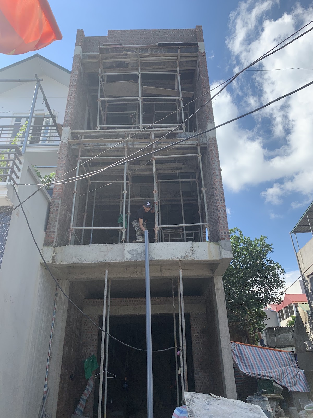 Đội thi công HTH Home lên khung nhà phố tại Biên Giang, Hà Đông