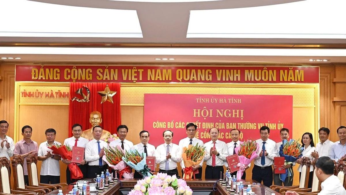 Hà Tĩnh luân chuyển, điều động hàng loạt cán bộ - Báo Tri thức &amp; Cuộc sống