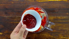 100gr đường, 100ml giấm gạo, 100ml nước lọc, 100gr tương ớt và 30gr tương cà.