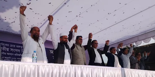 লালমনিরহাট - ৩  সংসদীয় আসনে প্রতিদ্বন্দ্বিতা কারী  ৬ জন  প্রার্থী একই মঞ্চে - আয়োজনে সুজন 