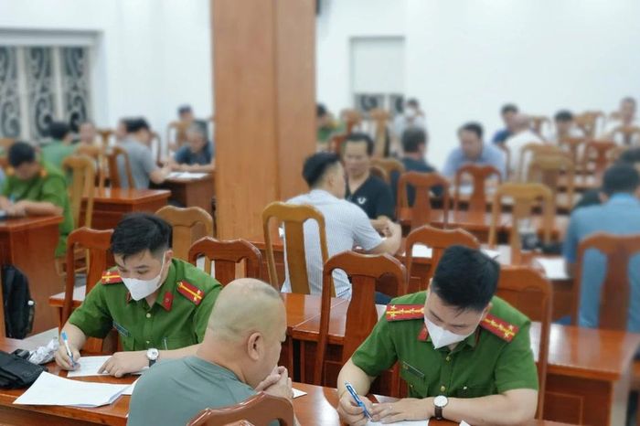 Tiếp nhận 33 công dân bị Hoa Kỳ trục xuất: Công an Thành phố Hồ Chí Minh hỗ trợ tái hòa nhập cộng đồng - Báo VietnamPlus