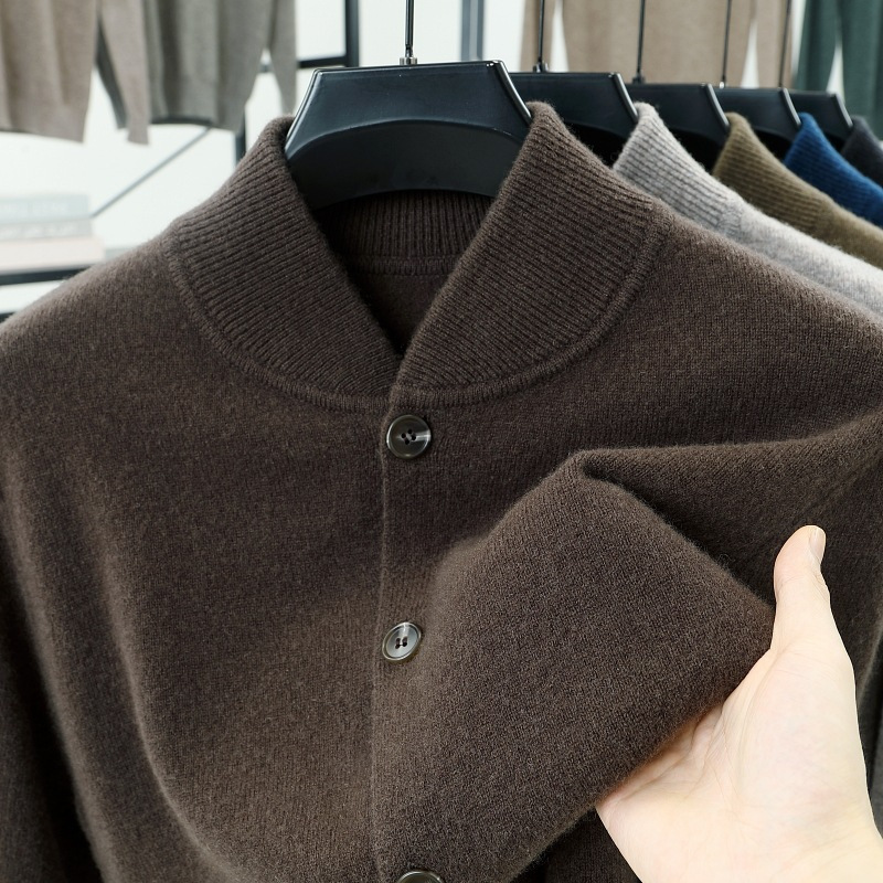 Men's cardigan with stand-up collar and buttons