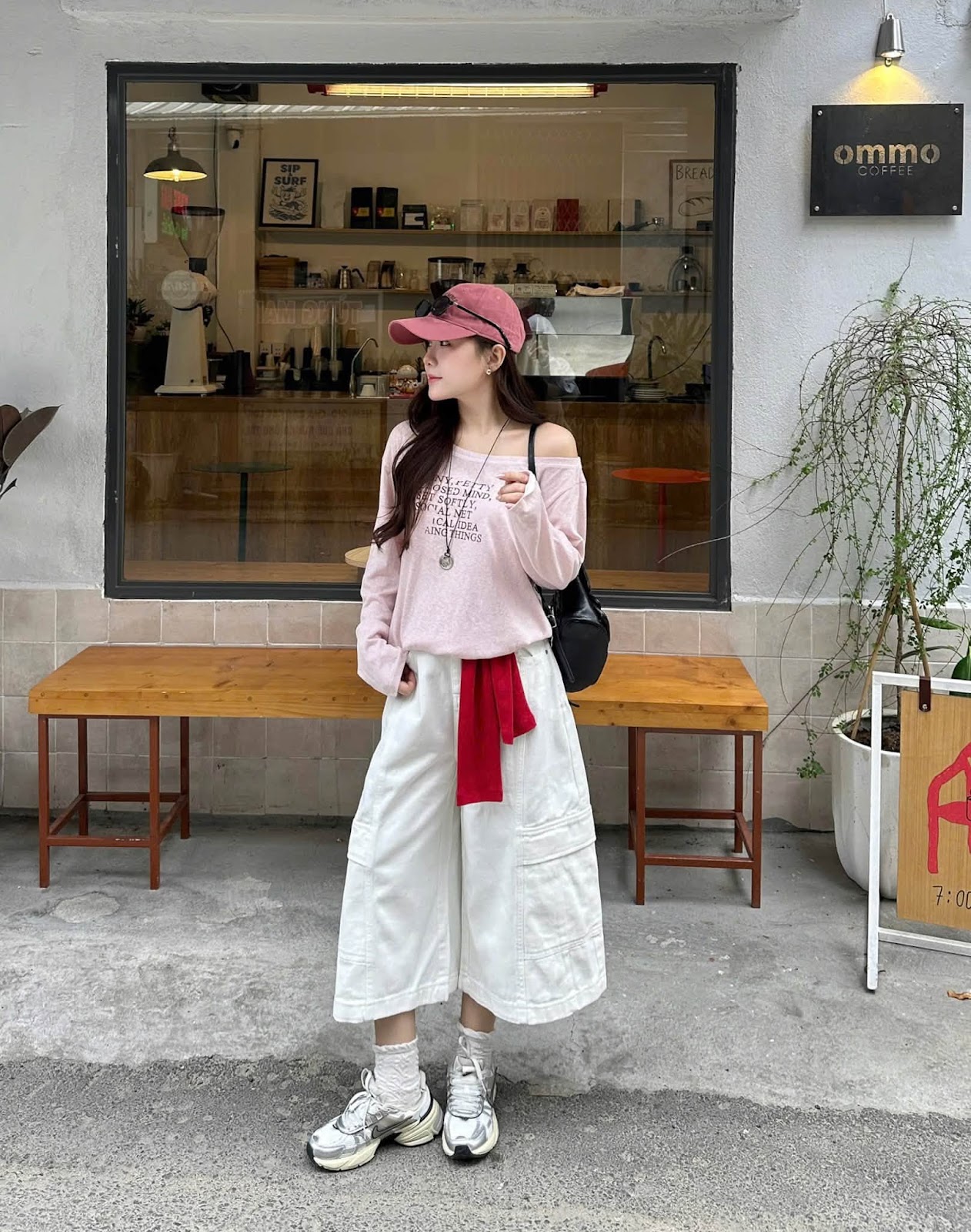 Áo thun lệch vai in chữ Tiny Petty XONXEN SHOP 11320 – Image 3