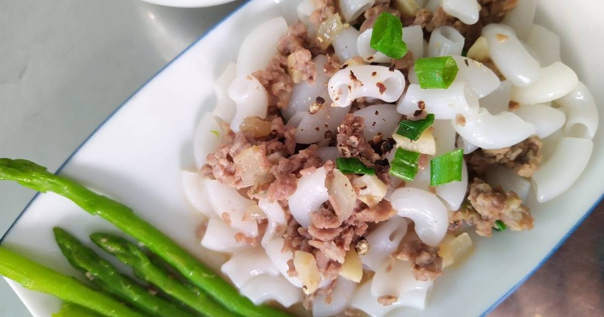 Nui bò xào măng tây