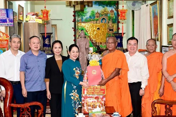 Quan tâm chăm lo đời sống vật chất, tinh thần đồng bào Khmer - Báo Sài Gòn Giải Phóng