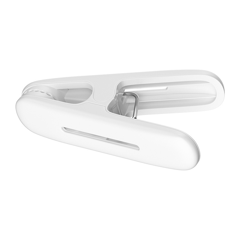 Plastic clothespins, set of 12