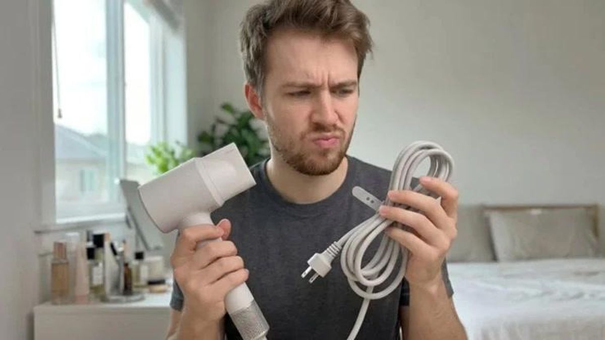 [GALLERY] Sai lầm khi quấn dây điện có thể gây cháy nổ - Báo Tri thức &amp; Cuộc sống