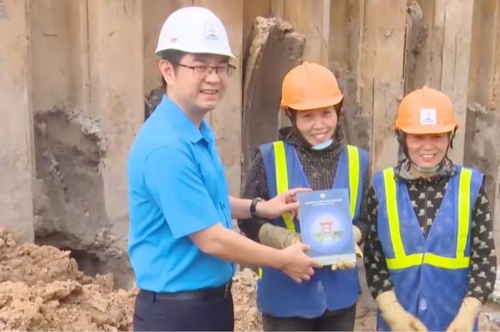 Công đoàn động viên người lao động làm việc xuyên lễ - Đài Phát thanh và truyền hình Hà Nội