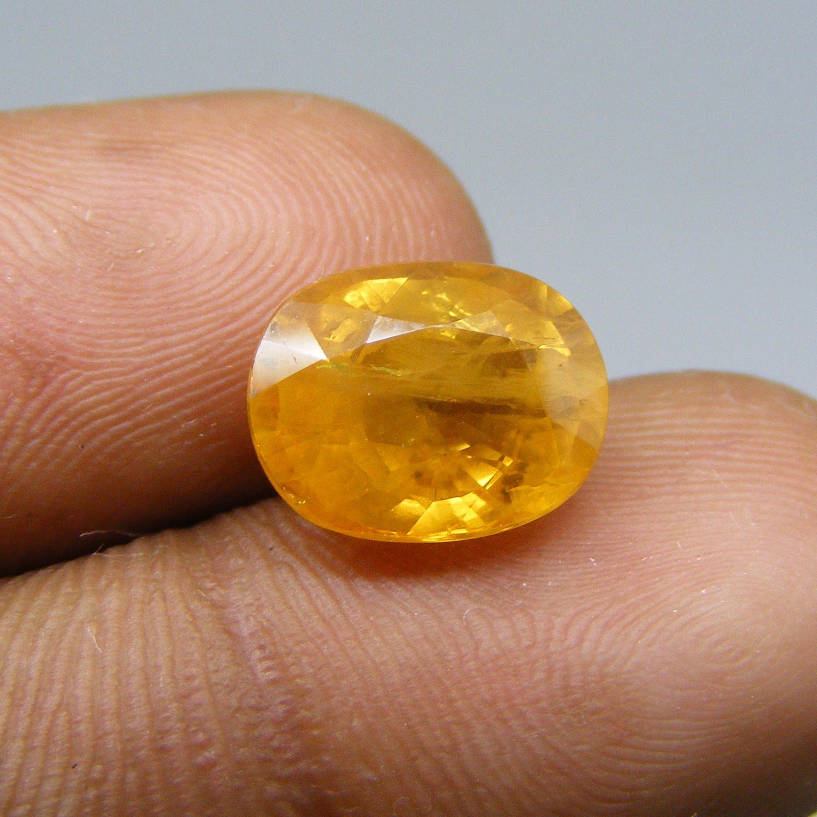 Natural bangkok Yellow Sappire 4.86 cts