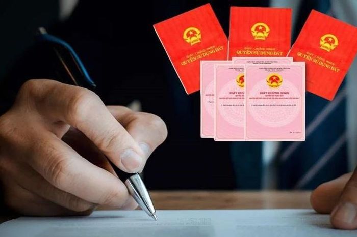Bộ Tài chính đề xuất miễn thuế TNCN khi sang tên sổ đỏ cho người thân - Báo Tri thức &amp; Cuộc sống