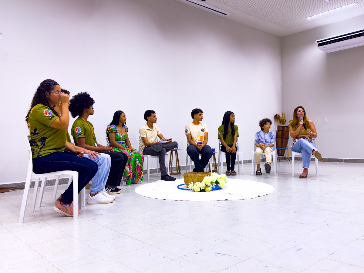 Registro de atividade educativa e cultural em Mairi