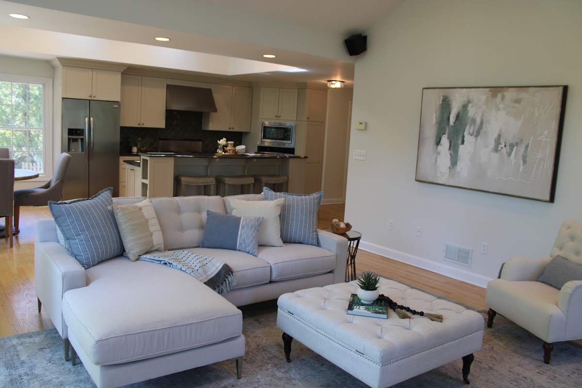 Living/Family Rooms image
