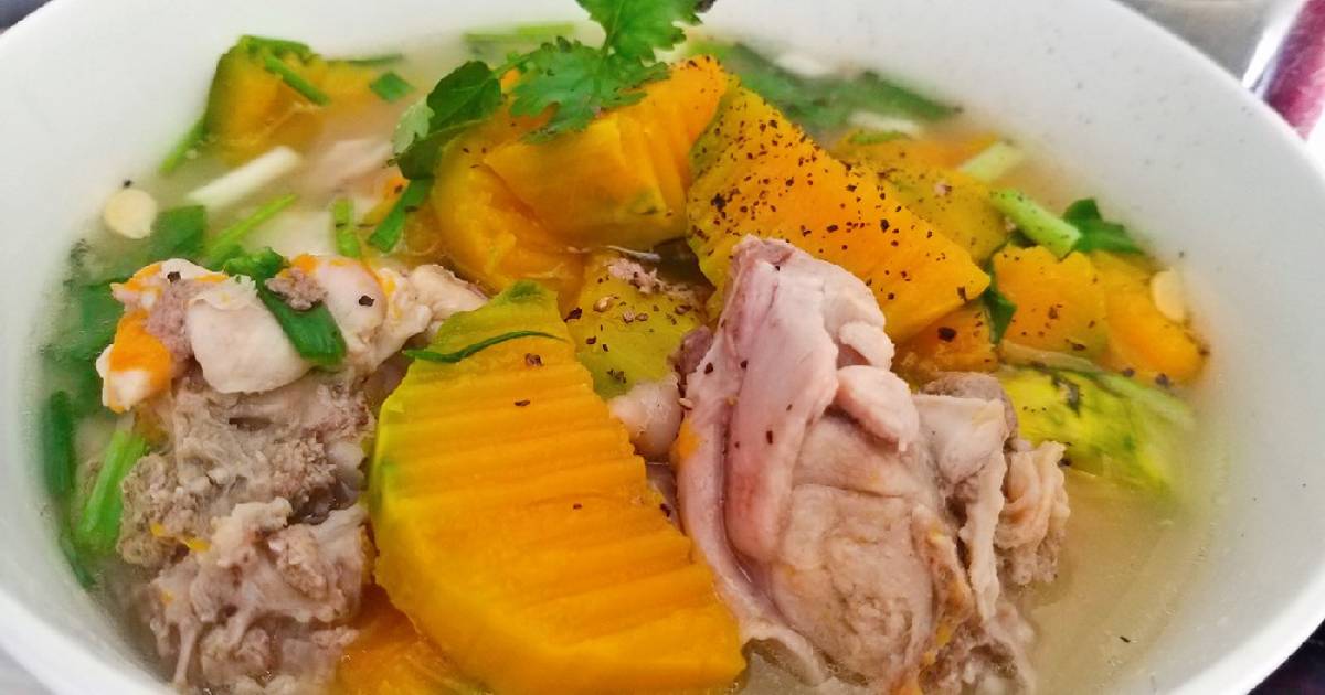 Canh gà nấu bí đỏ