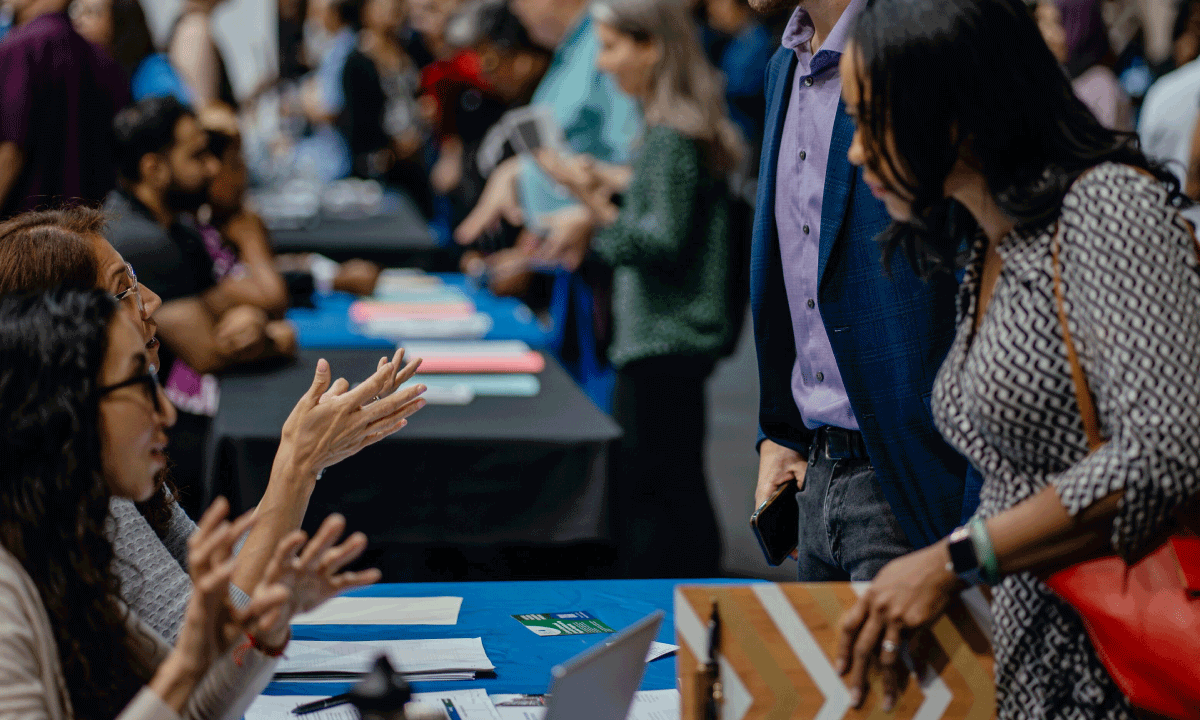 Mercado laboral de EE. UU. registra 119 000 nuevos empleos en septiembre mientras el desempleo sube a 4,4 %