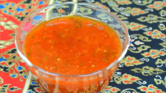 Có thể cho vào bình thủy tinh cất dùng dần.