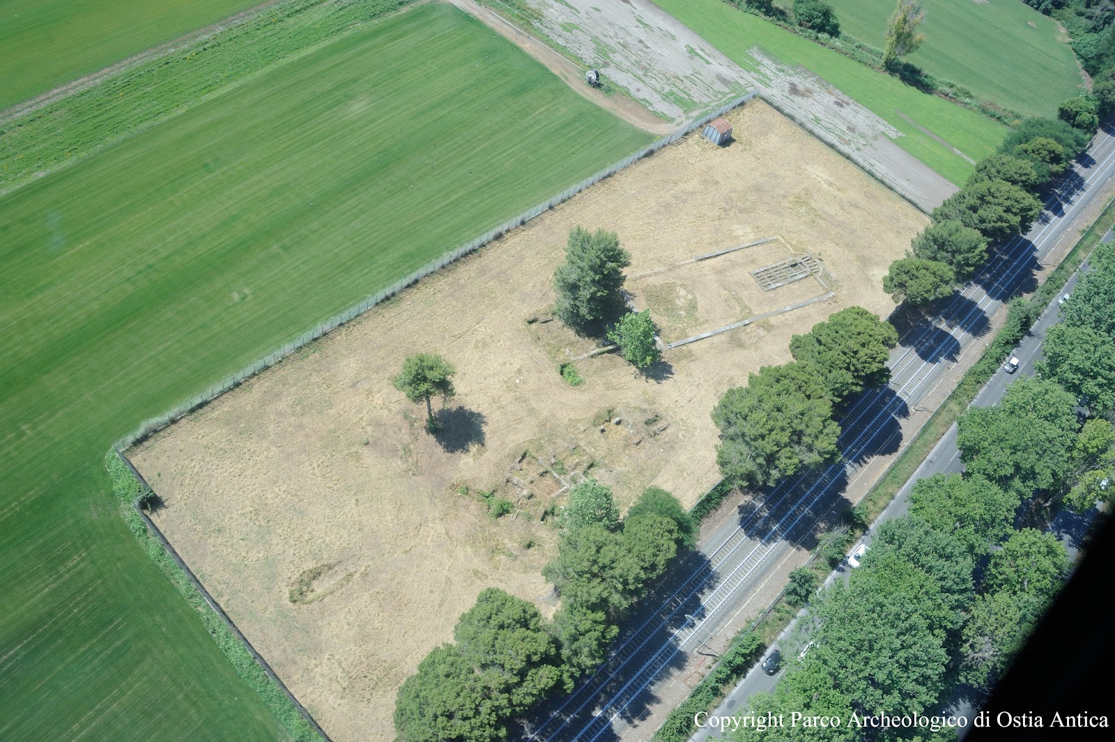 Material culture from the suburb of Ostia: Roman and Late Antique pottery from the Basilica of Pianabella