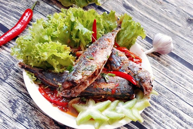 Cá Nục Sốt Tỏi Ớt