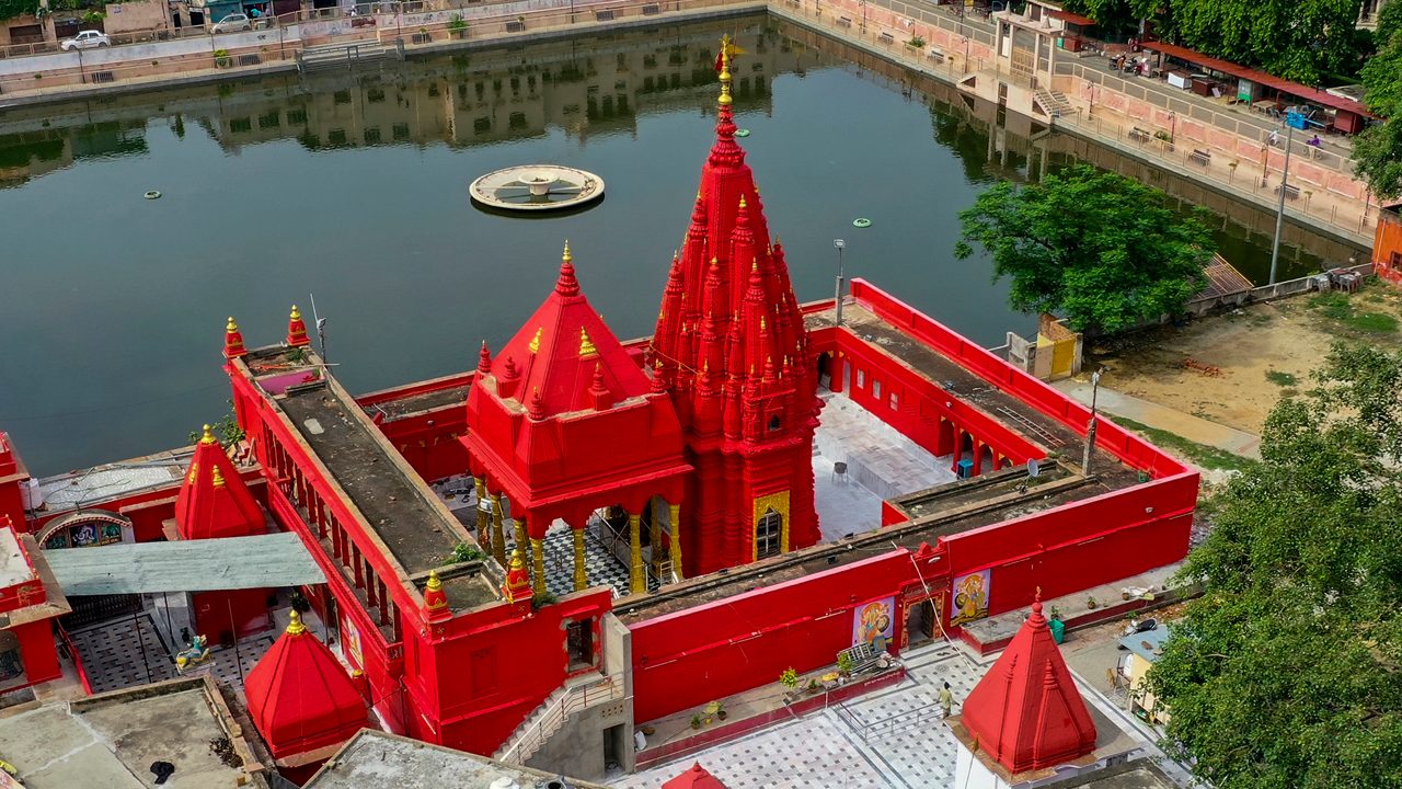 Durga Kund Mandir - Big Cab Varanasi