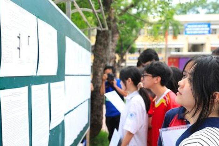 Hà Nội thay đổi tuyển sinh lớp 10: Gỡ bỏ hộ khẩu, tăng cơ hội cho học sinh - Báo Hà Nội Mới
