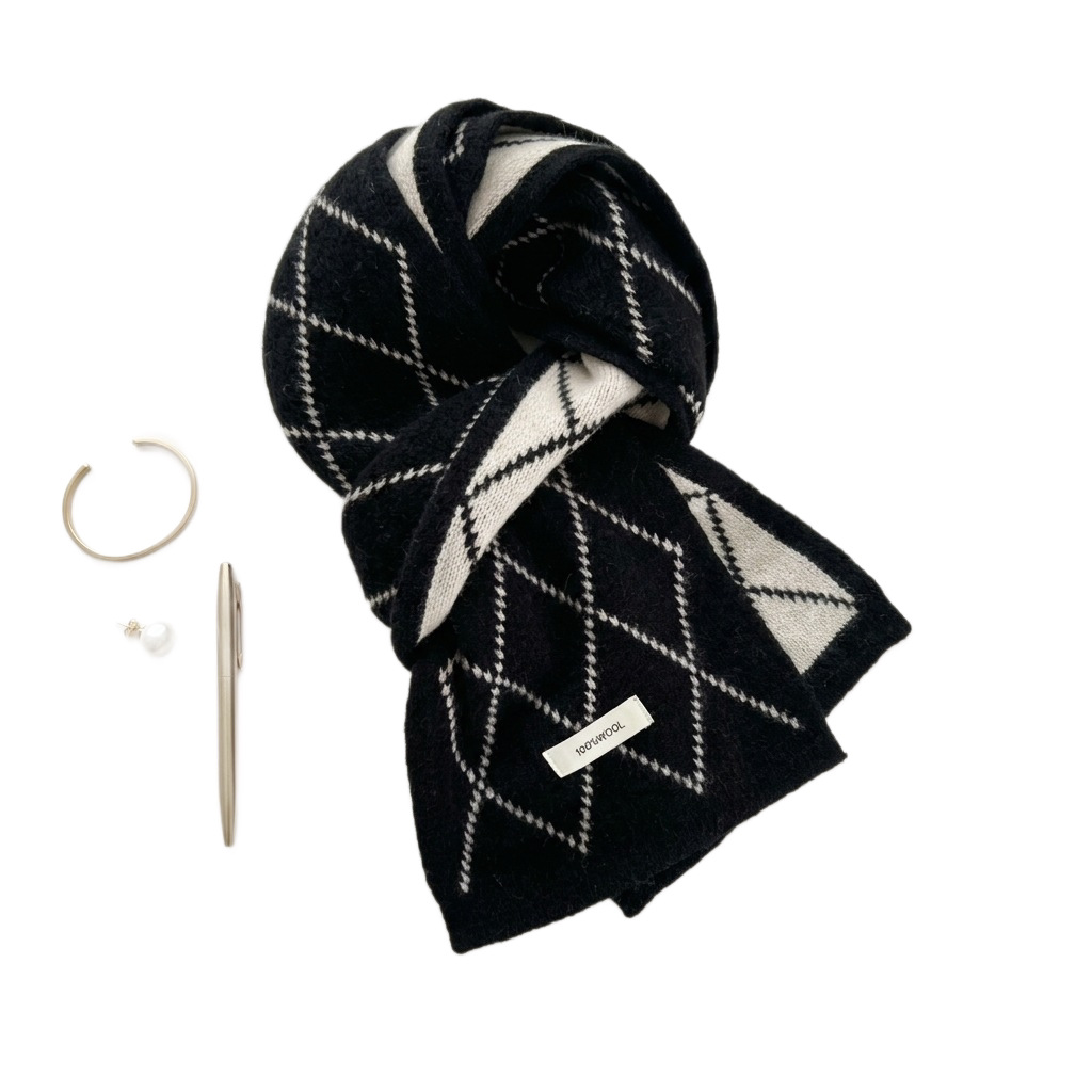 Diamond Pattern Merino Wool Scarf, 20x160 cm