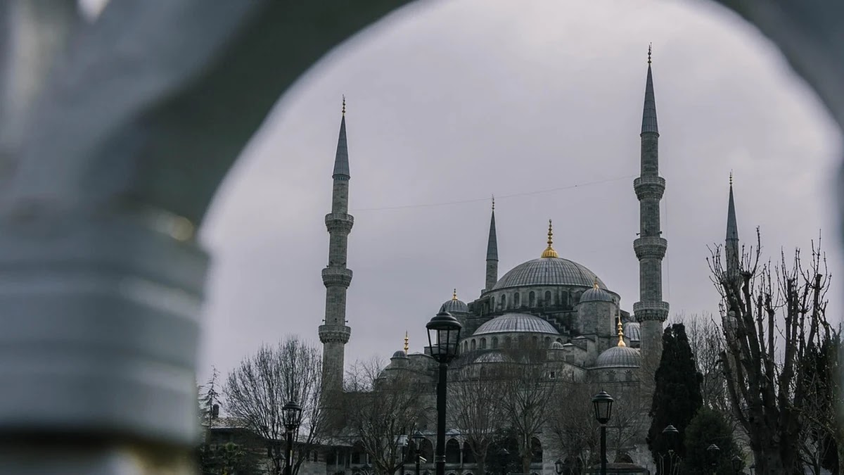 종교 의식과 제도의 인류학적 구조와 기원 탐구