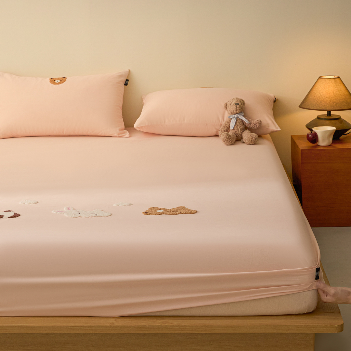 Cotton fitted sheet with cartoon motifs, 120–200 cm