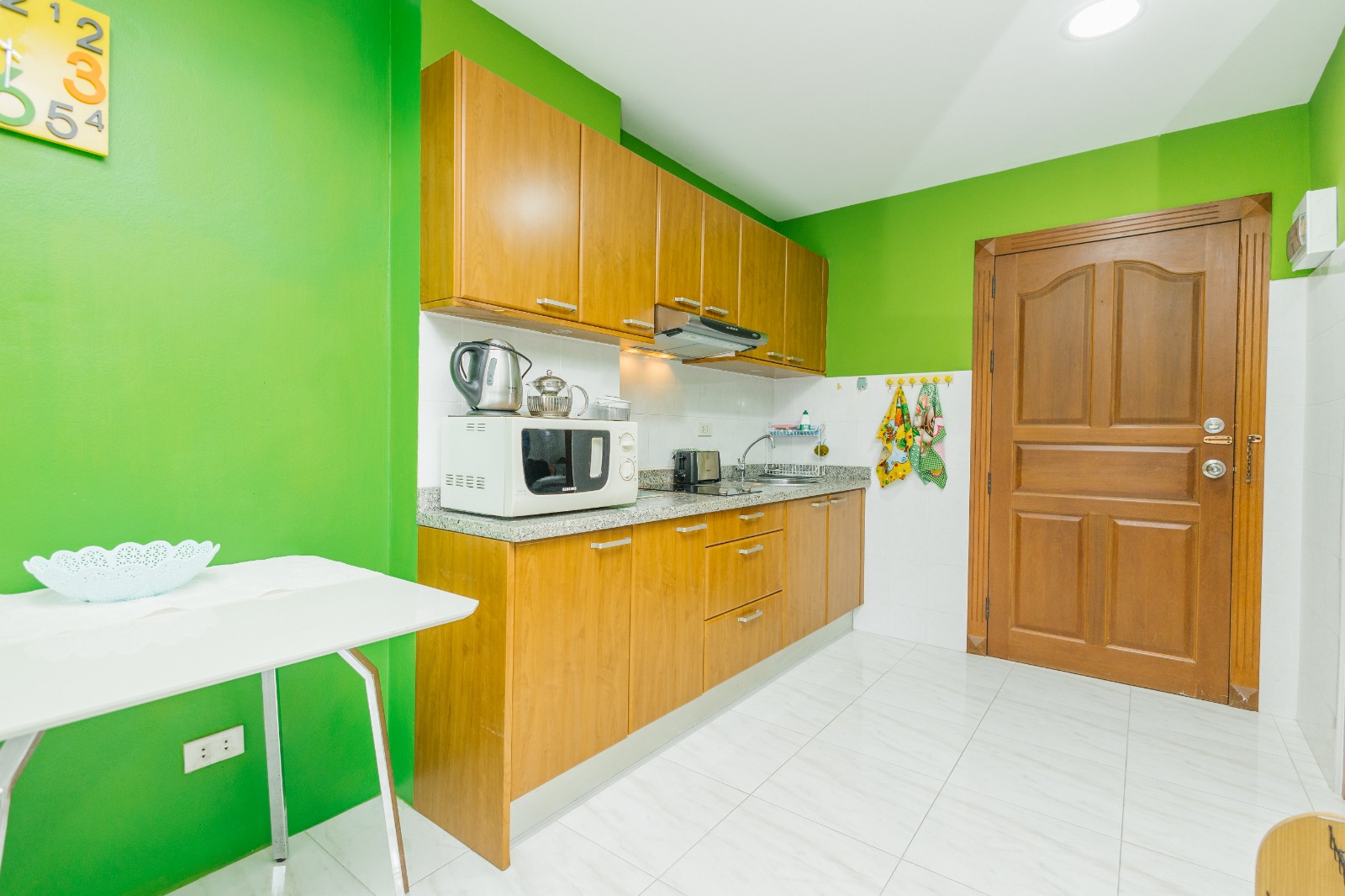 Zire A - 2 Bed, Floor 38 4