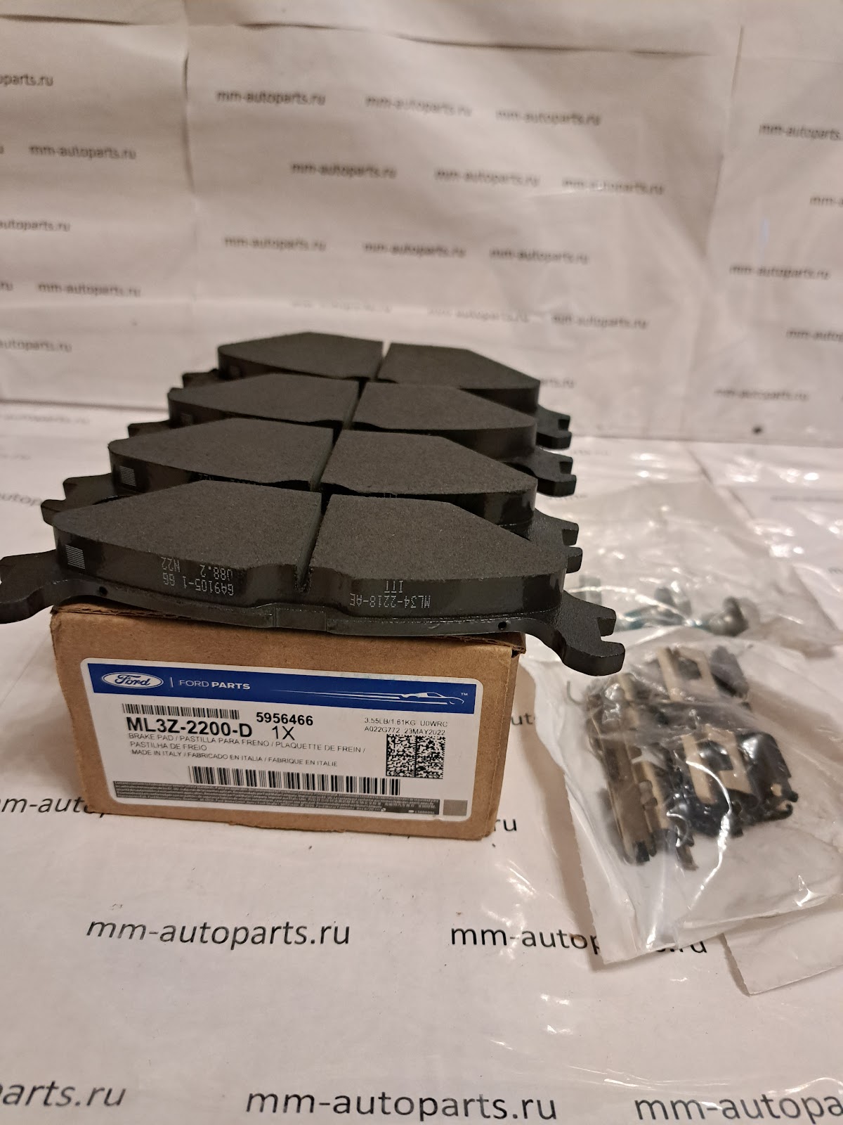 колодки задние Ford #ML3Z2200D для 21-22 Ford Raptor