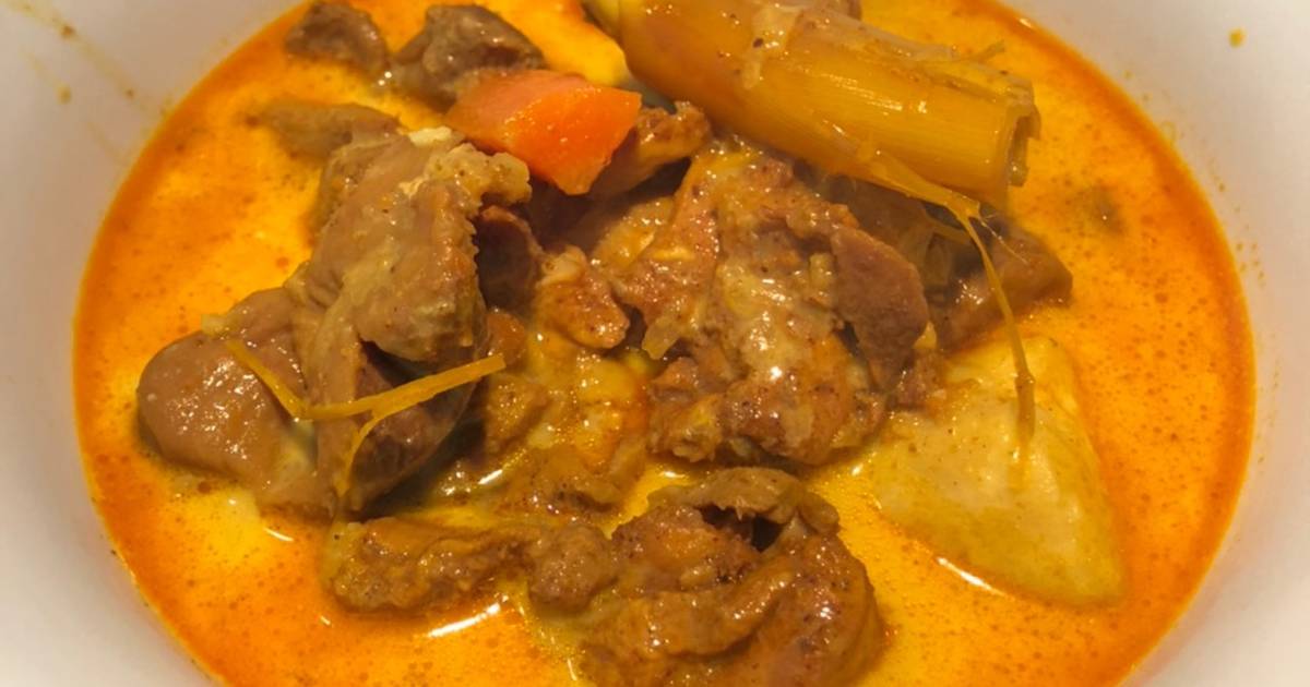 Cà ri đùi gà và mề gà