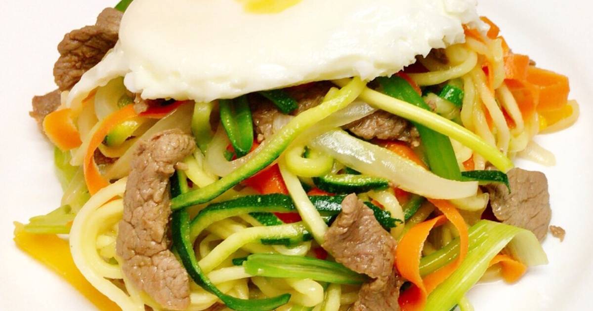 Zucchini noodles - làm mì xào từ trái bí ngòi