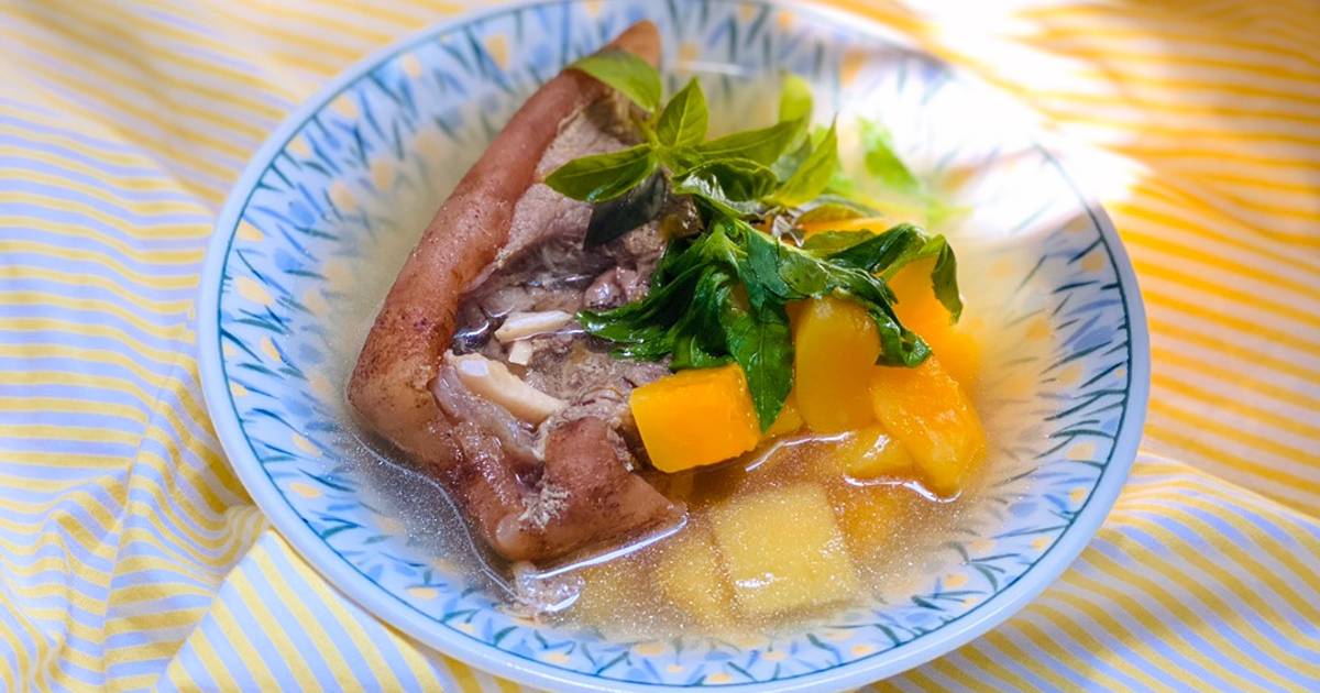 Canh Đu Đủ Hầm Giò Heo Rừng