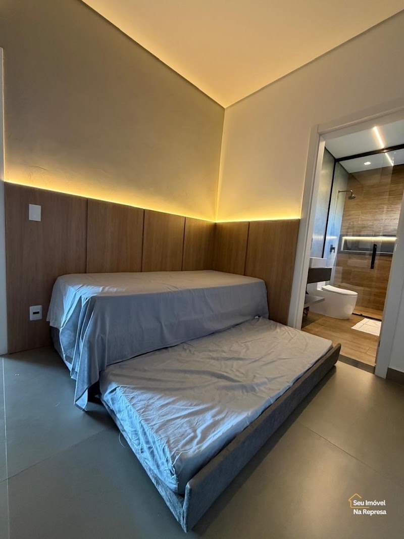 Foto 5 de Casa de alto padrão à venda no Riviera de Santa Cristina XIII Setor Marina