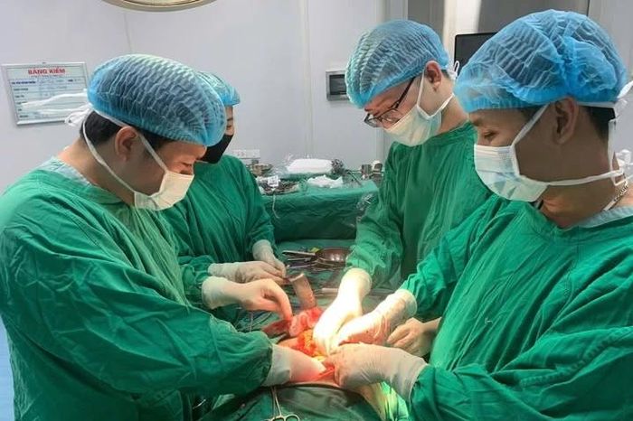 Cứu sống bệnh nhân nguy kịch vì nhiều vết thương thấu bụng - Báo Tri thức &amp; Cuộc sống