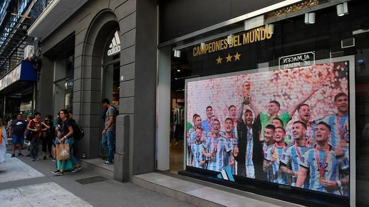 Áp lực hàng giả từ cơn sốt áo đấu tại Argentina - Đài Phát thanh và truyền hình Hà Nội