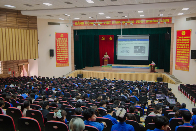 Diễn đàn tuổi trẻ Trường Đại học Tây Bắc  tự hào, vững tin theo Đảng