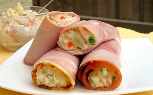 Thịt Nguội Cuộn Salad